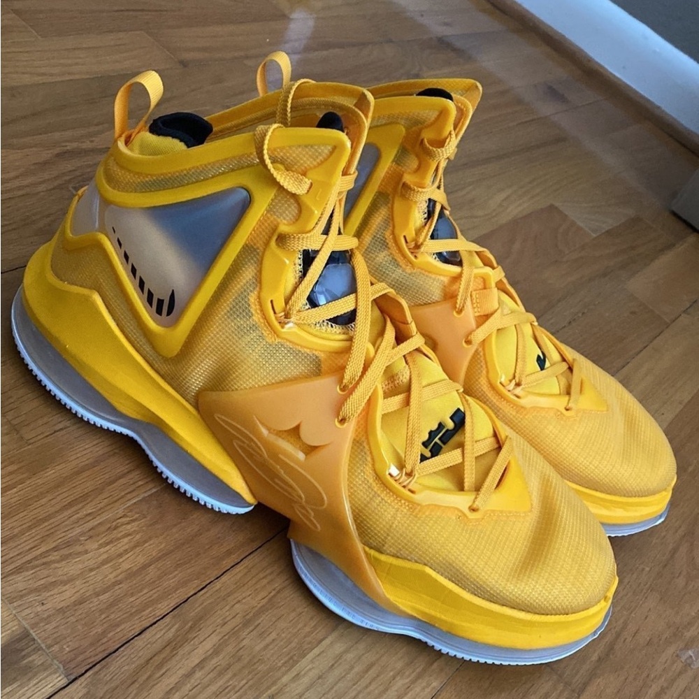 Nike LeBron 19 XIX “The Hardhat” Men's Shoes University Gold/Black Size 17